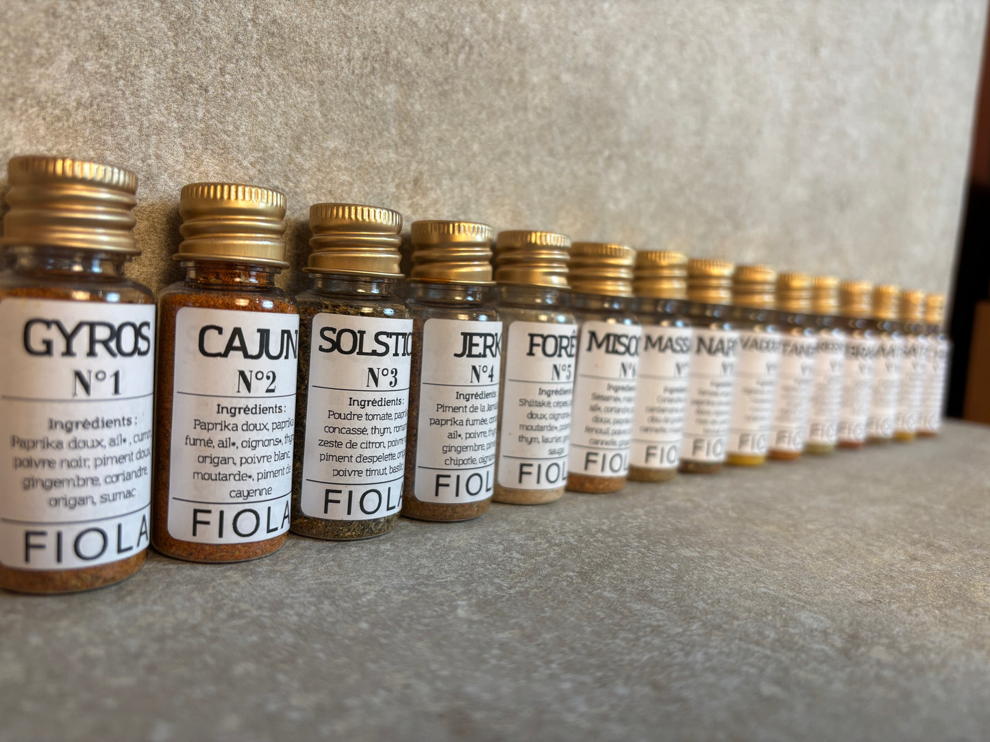 Coffret d’épices – 15 fioles pré-dosées pour cuisiner avec les épices | Fiola